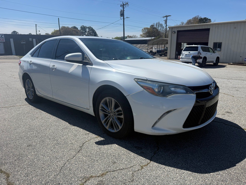 2017 Toyota Camry Image 3
