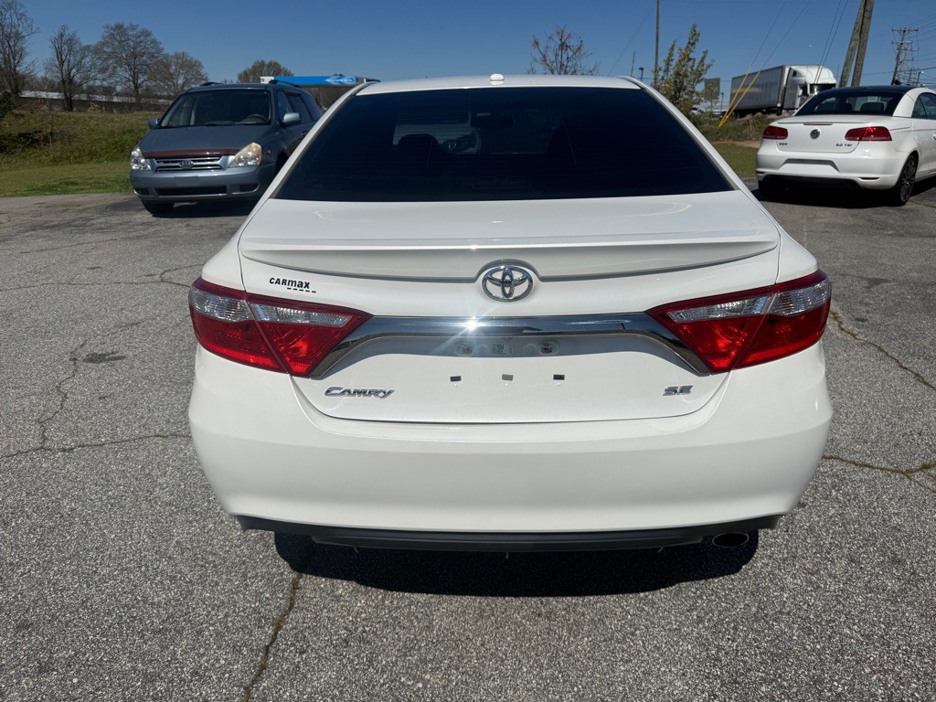 2017 Toyota Camry Image 6