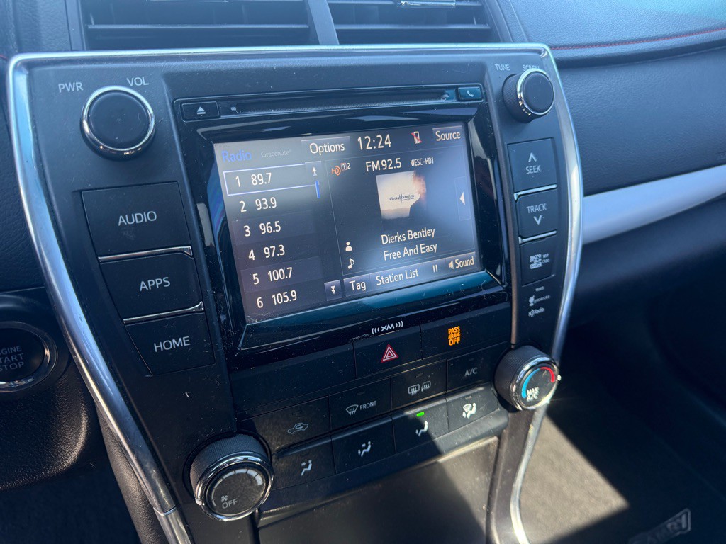 2017 Toyota Camry Image 11