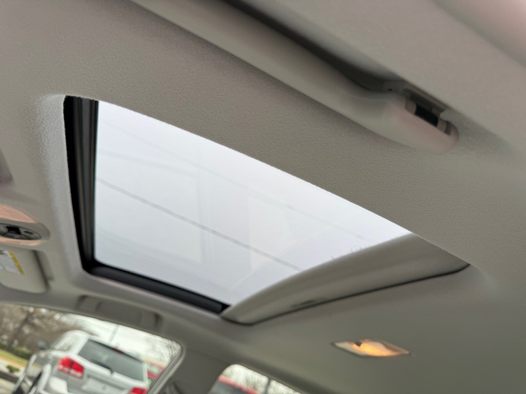 2013 Toyota Prius Image 11