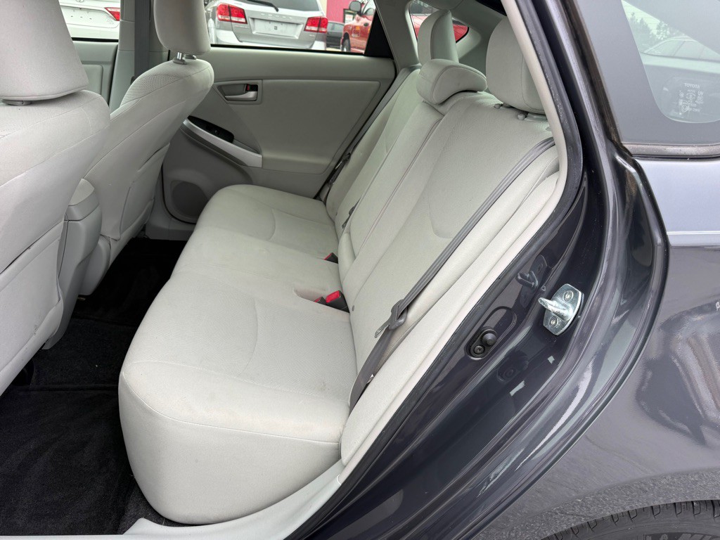 2013 Toyota Prius Image 13