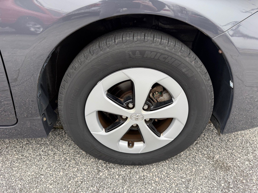 2013 Toyota Prius Image 17