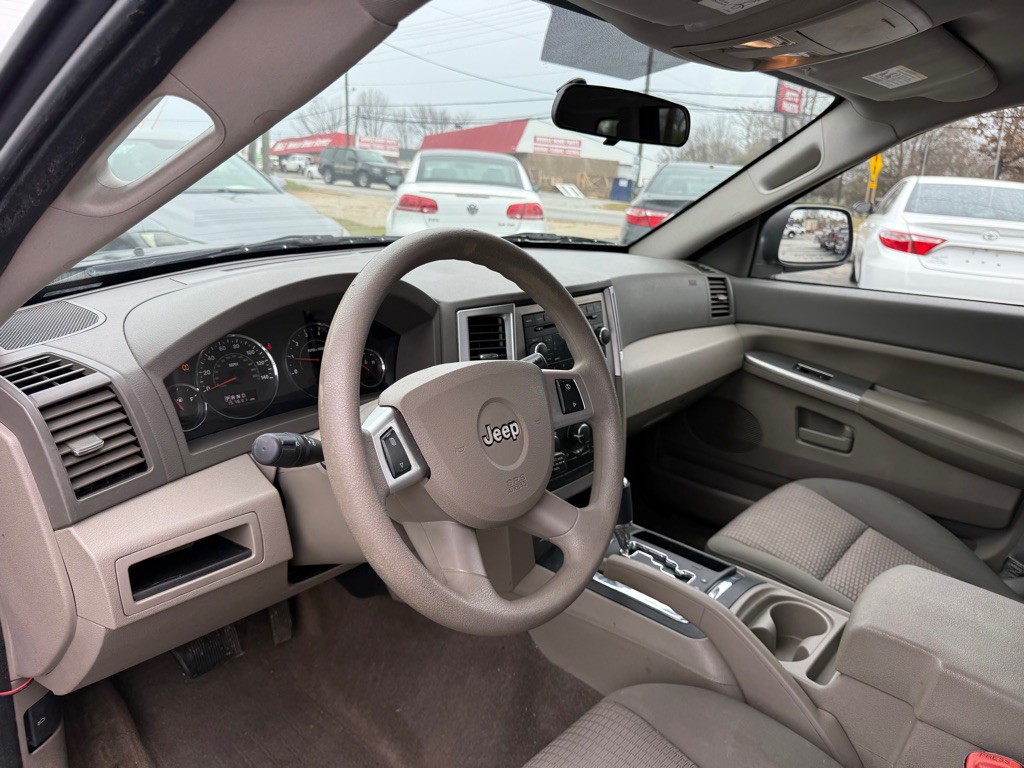 2008 Jeep Grand Cherokee Image 10