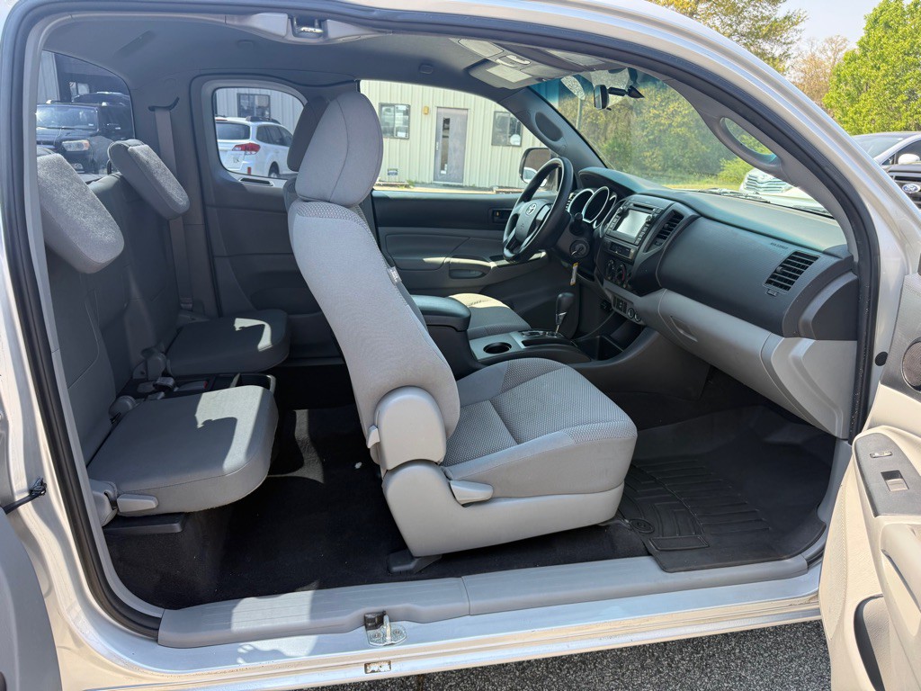 2013 Toyota Tacoma Image 13