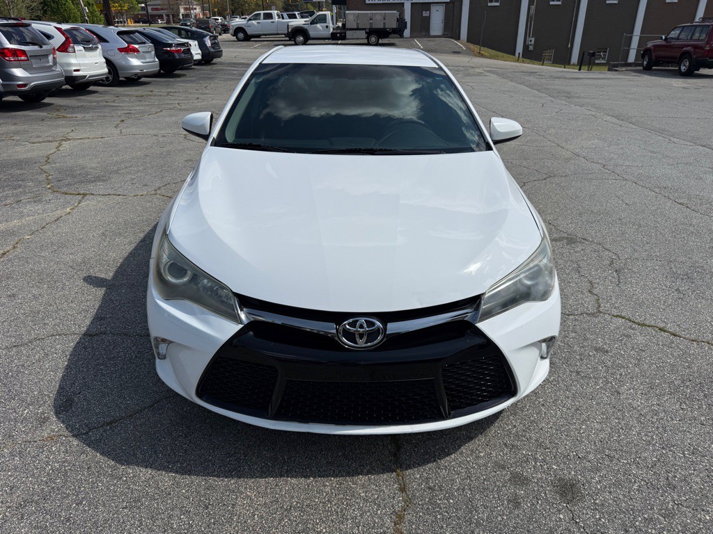 2015 Toyota Camry Image 2