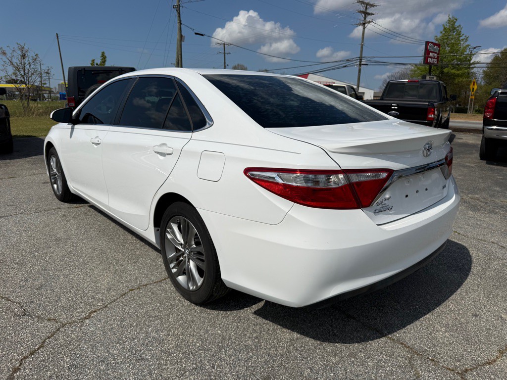 2015 Toyota Camry Image 5
