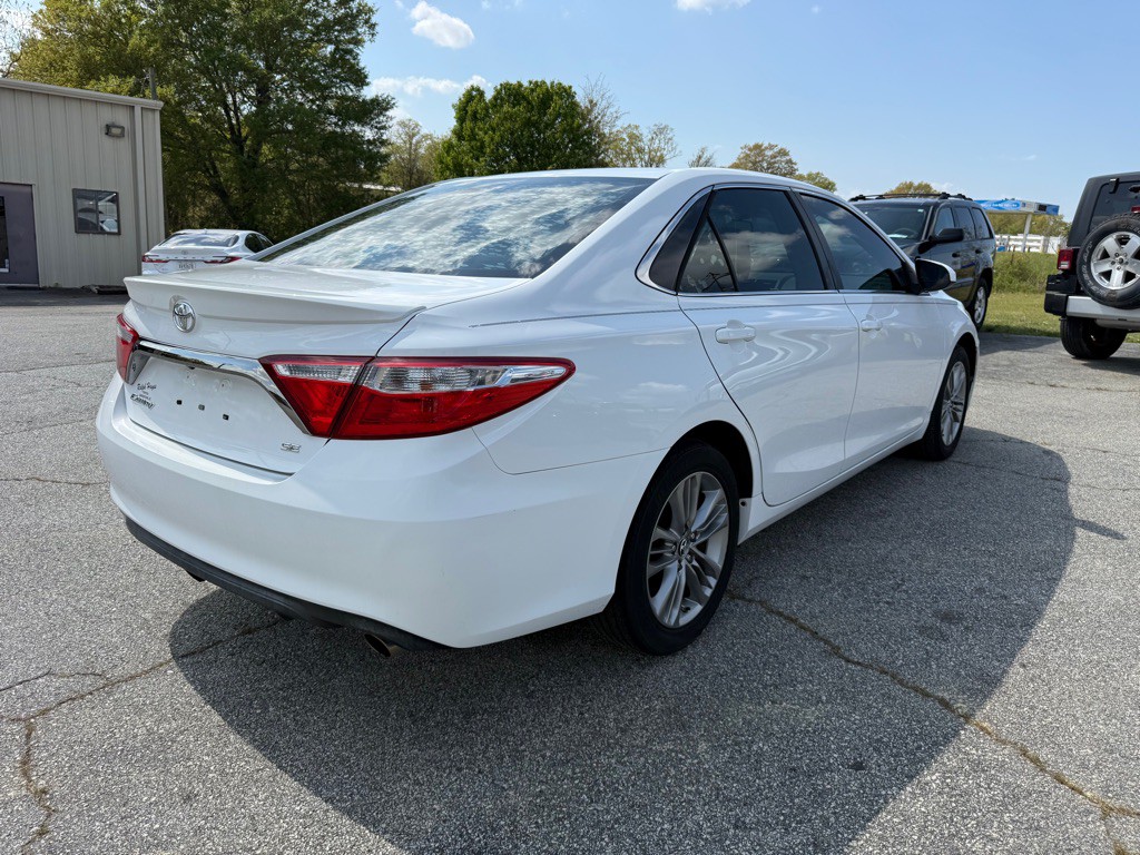 2015 Toyota Camry Image 7