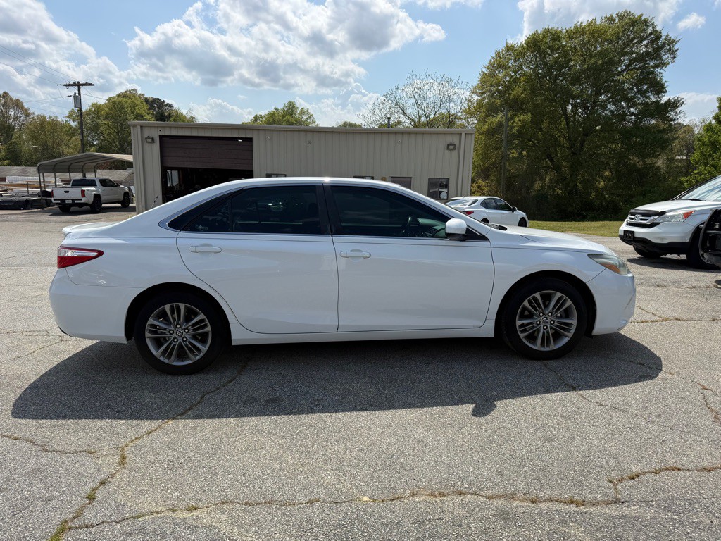 2015 Toyota Camry Image 8