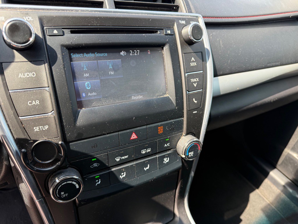 2015 Toyota Camry Image 11