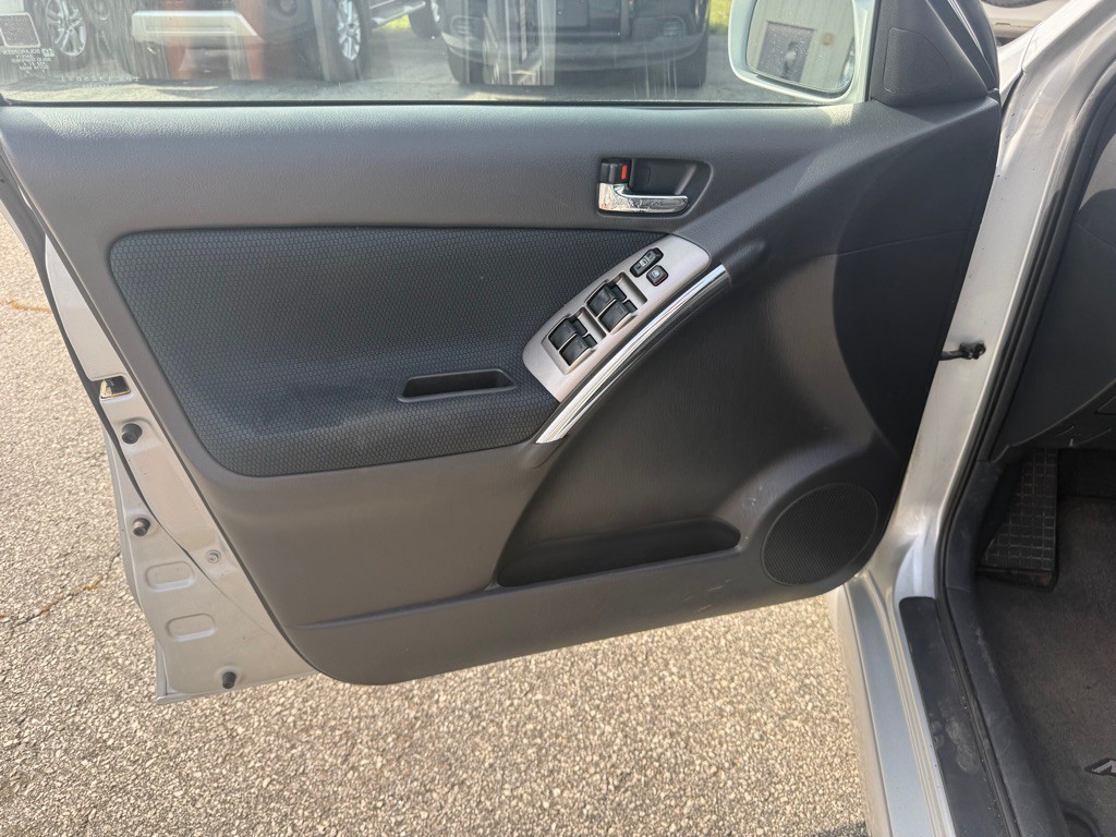 2005 Toyota Matrix Image 11