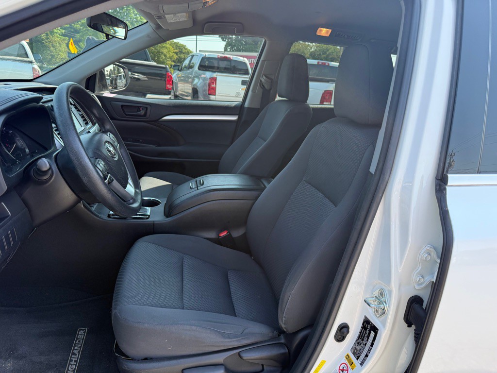 2015 Toyota Highlander Image 9