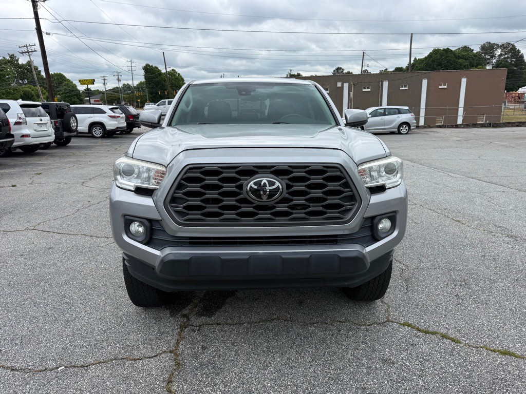 2019 Toyota Tacoma Image 2