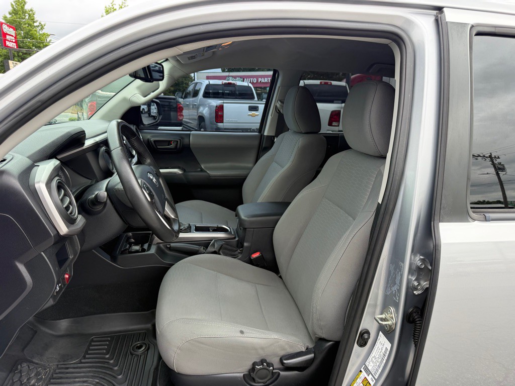 2019 Toyota Tacoma Image 9