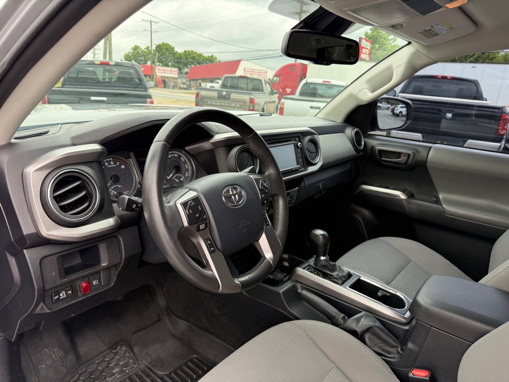 2019 Toyota Tacoma Image 10