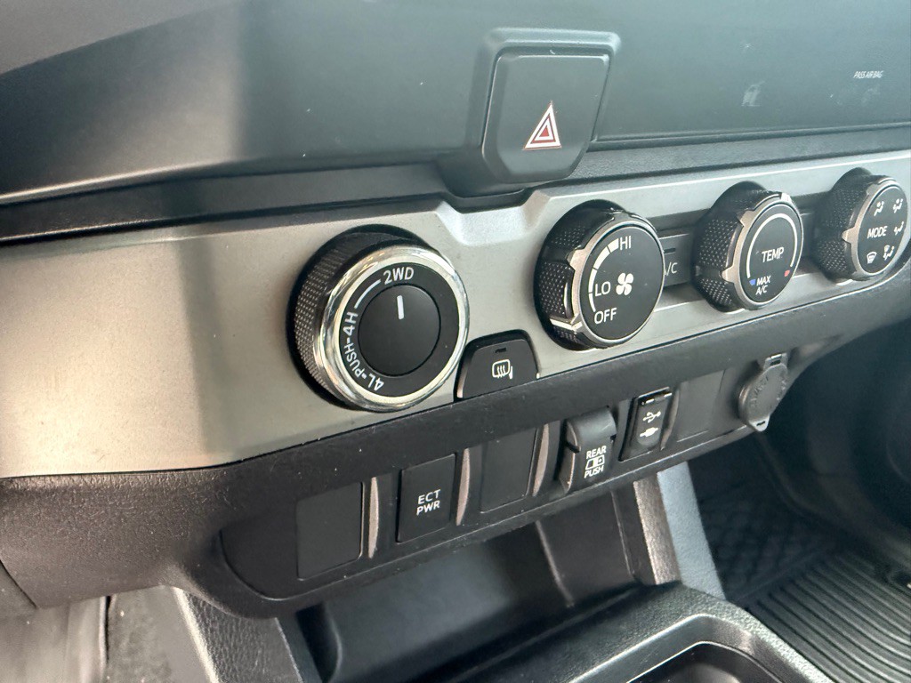 2019 Toyota Tacoma Image 11