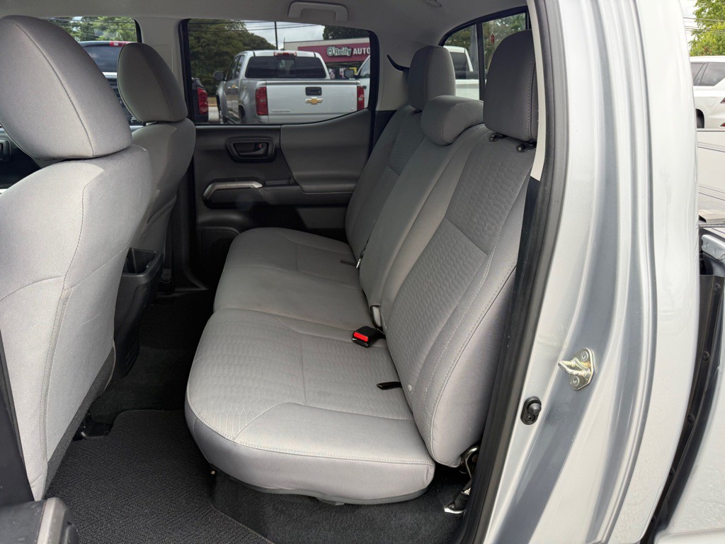 2019 Toyota Tacoma Image 14