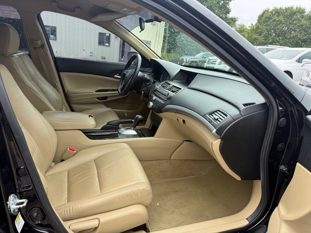 2011 Honda Accord Image 13