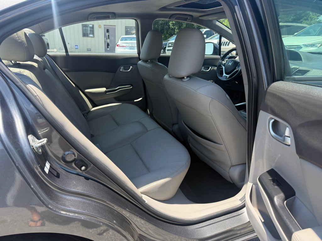 2012 Honda Civic Image 16