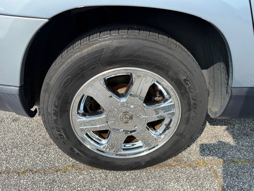 2005 Chrysler Pacifica Image 16