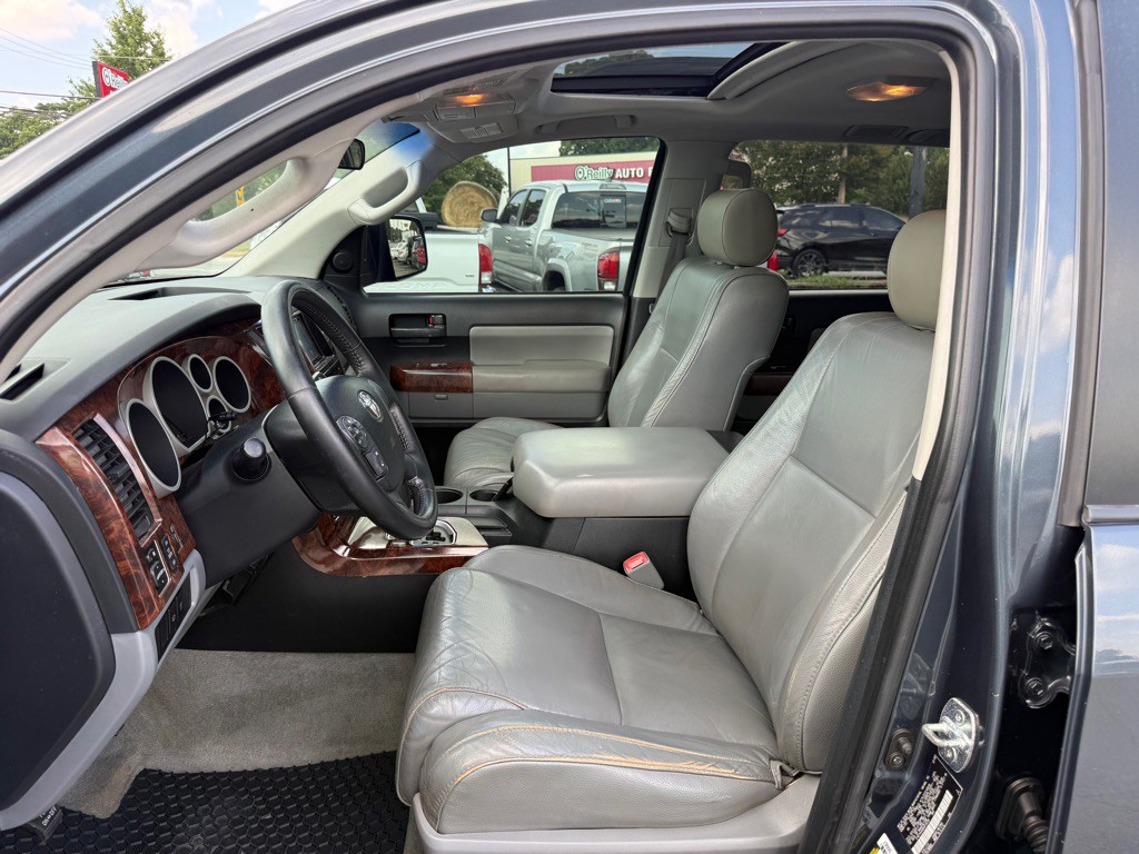 2008 Toyota Sequoia Image 7