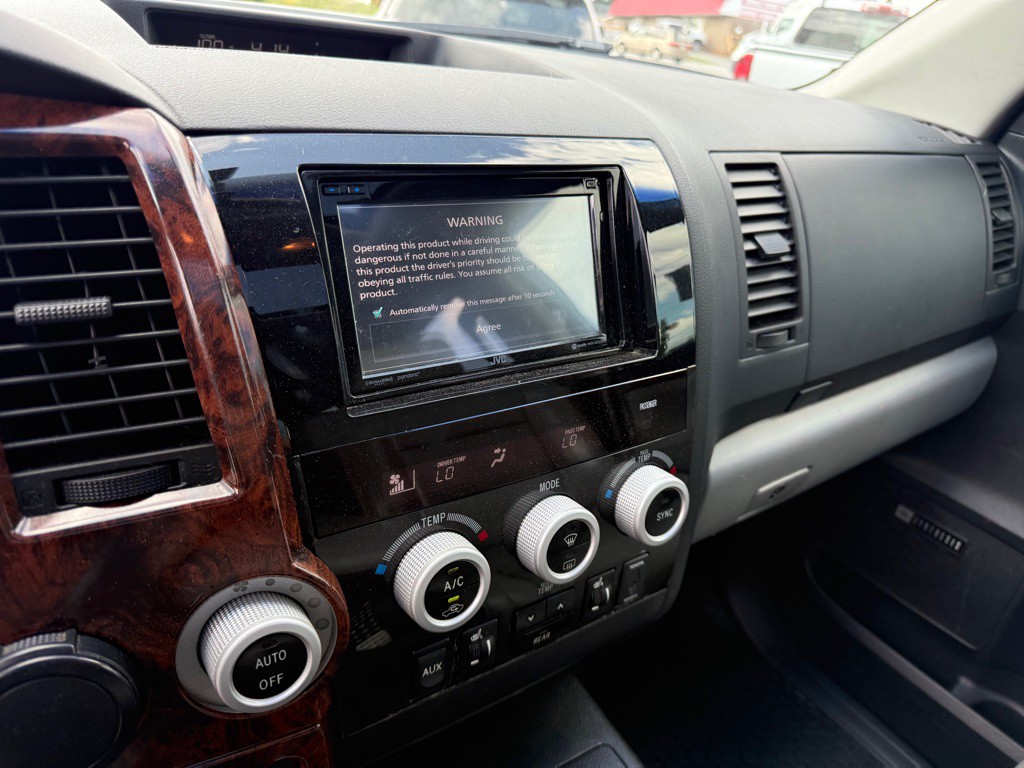 2008 Toyota Sequoia Image 9