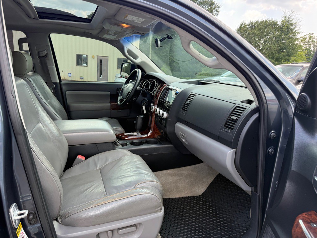 2008 Toyota Sequoia Image 14