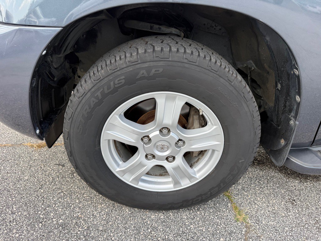 2008 Toyota Sequoia Image 16