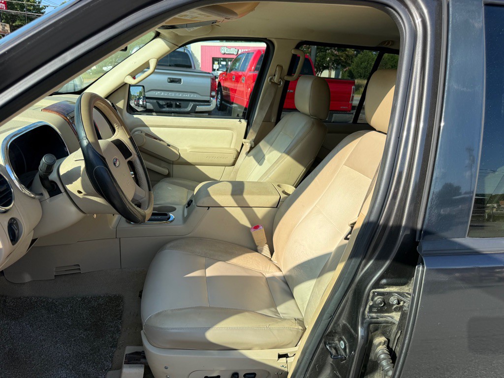 2006 Ford Explorer Image 9