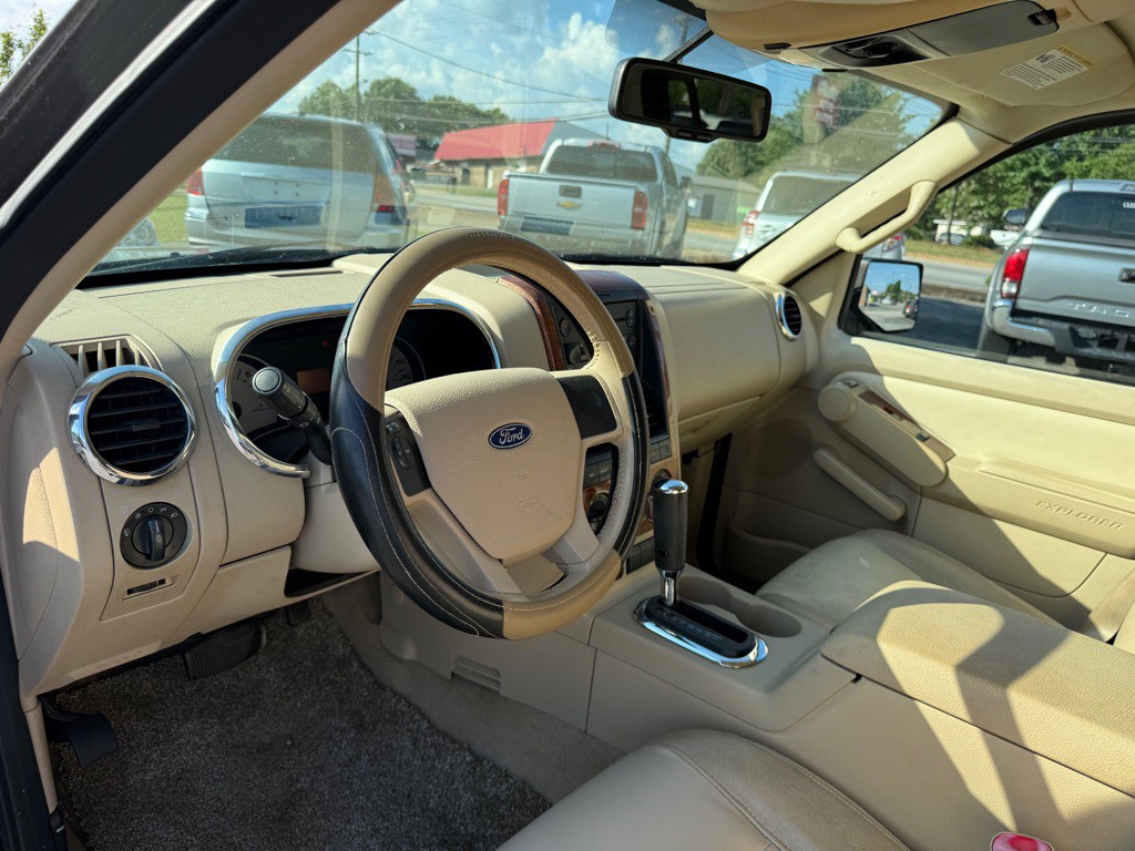 2006 Ford Explorer Image 10