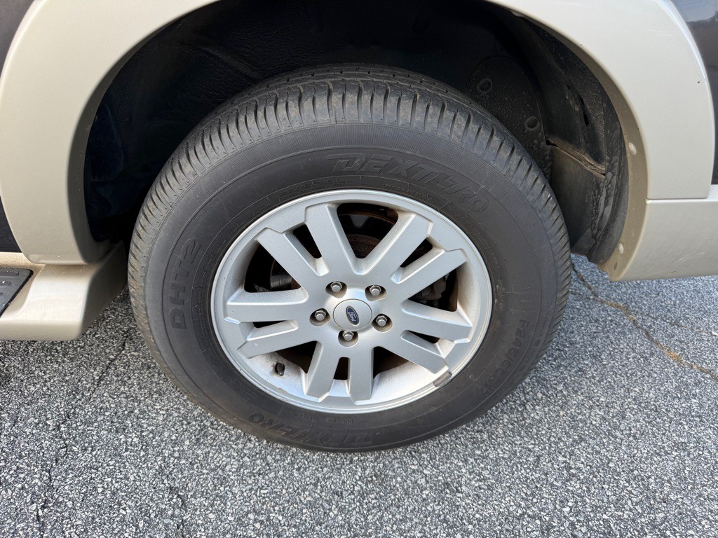 2006 Ford Explorer Image 16