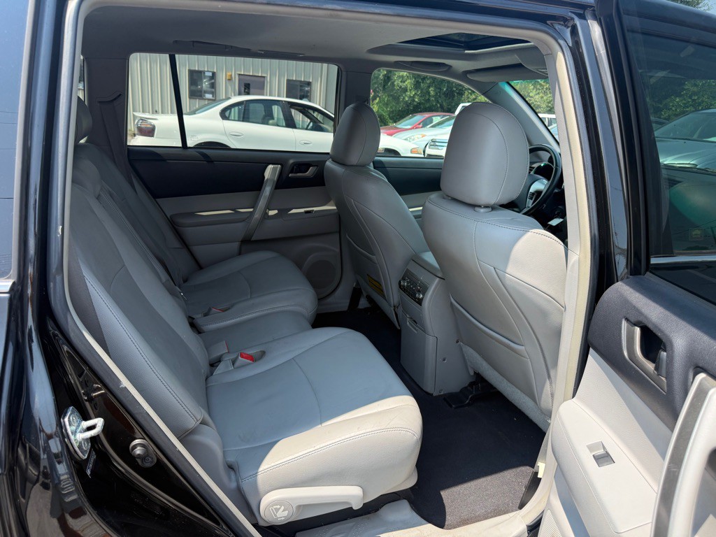 2011 Toyota Highlander Image 16