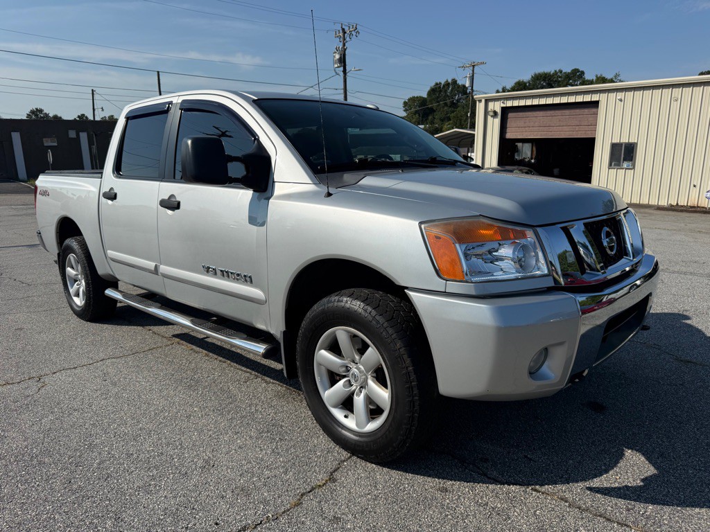2012 Nissan Titan Image 3