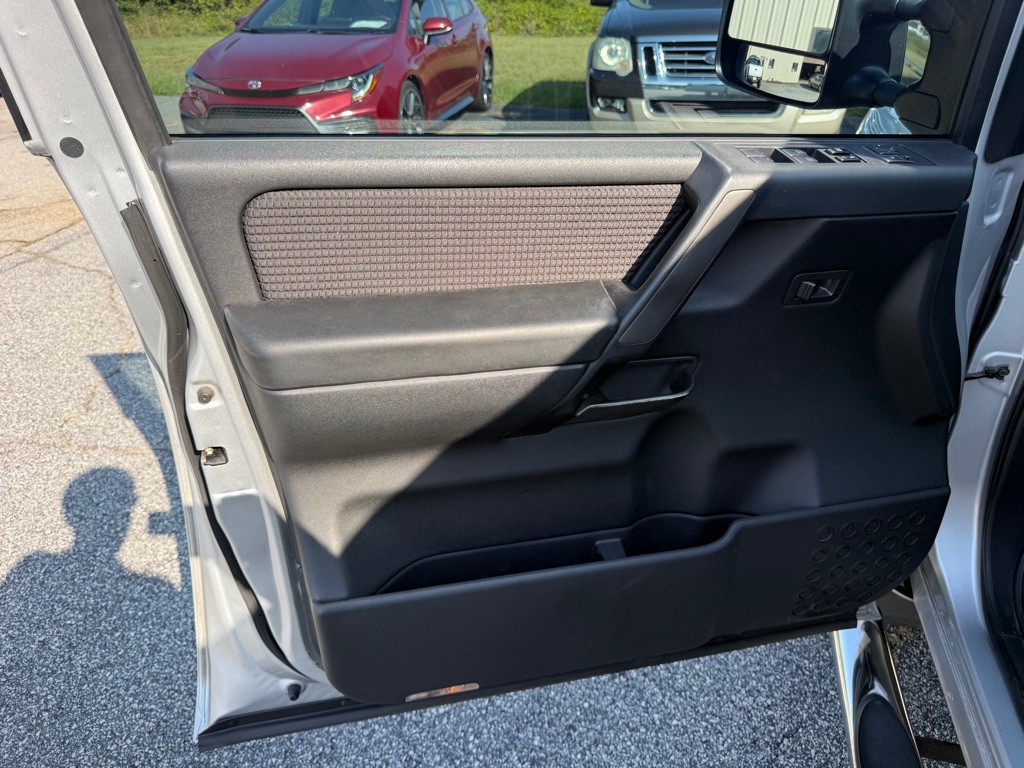 2012 Nissan Titan Image 12