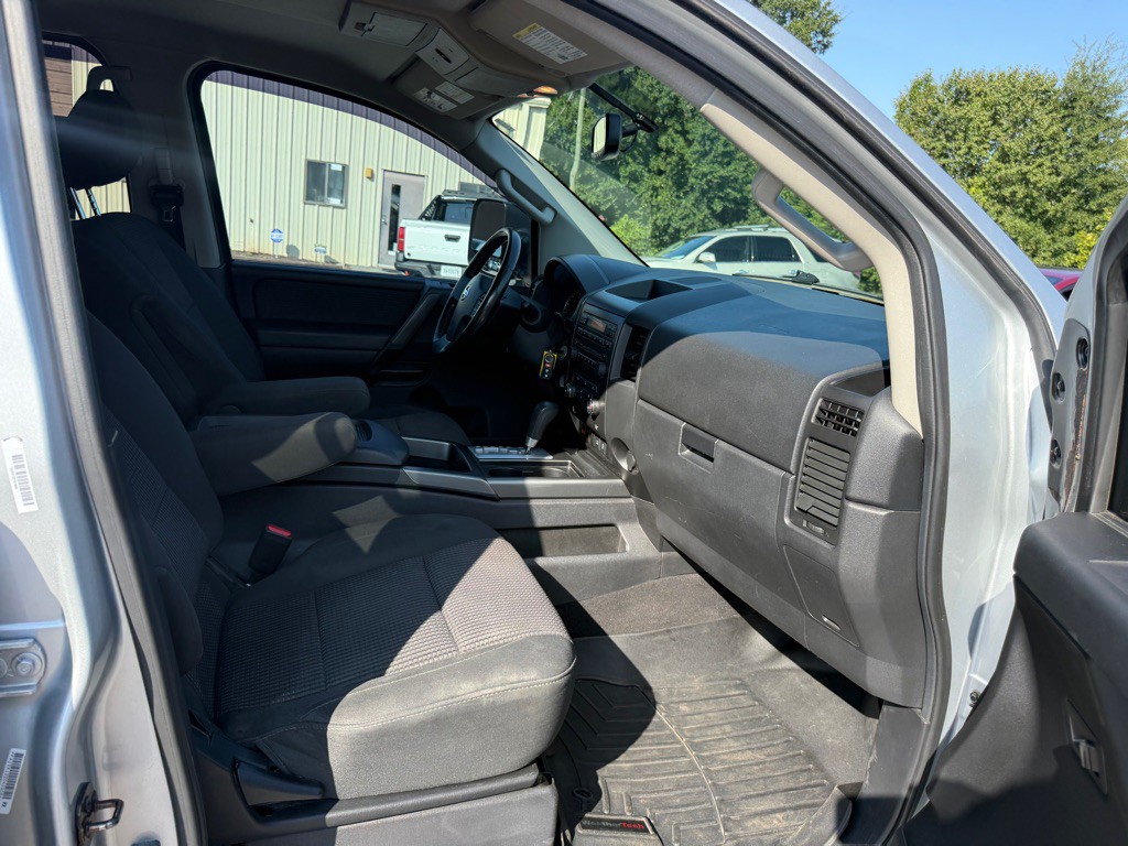 2012 Nissan Titan Image 14