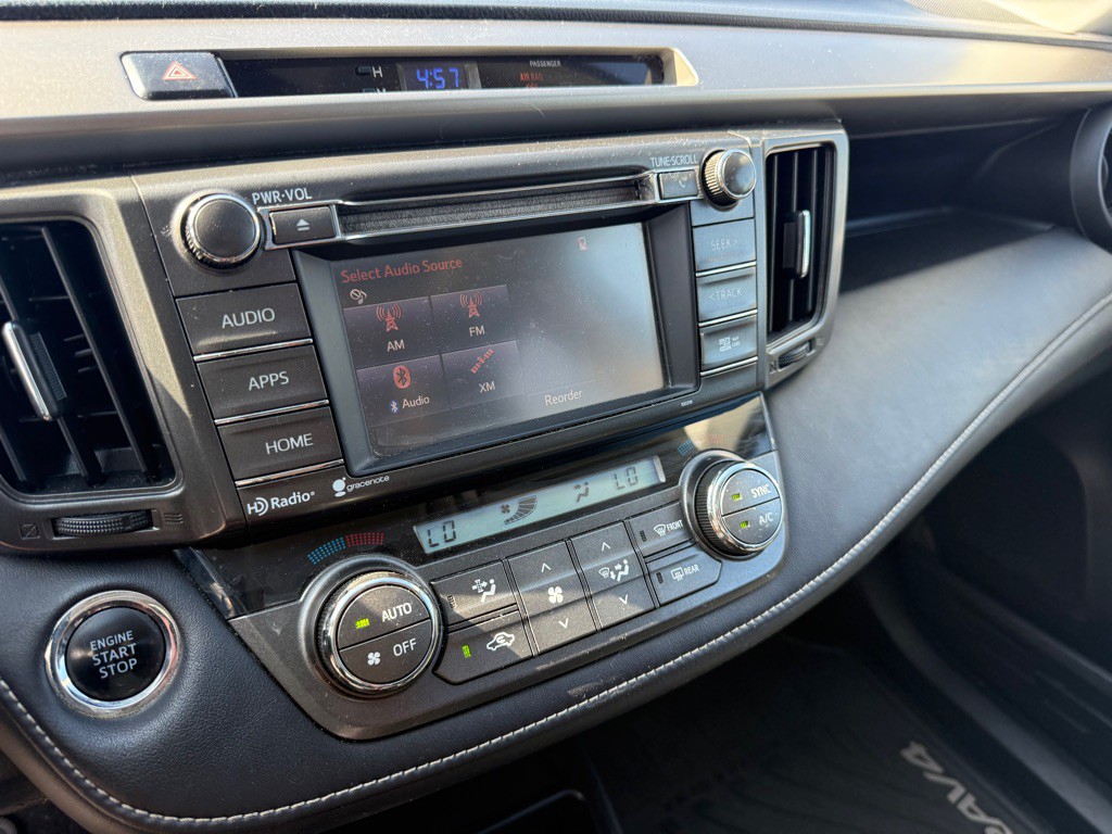 2015 Toyota Rav4 Image 11