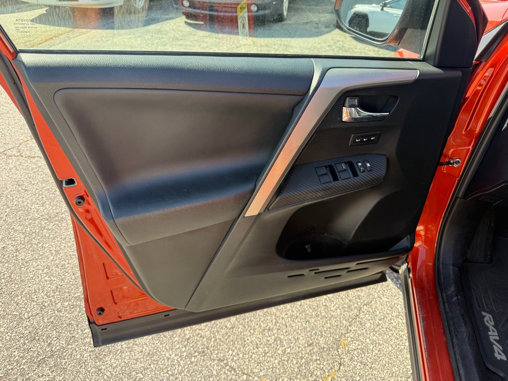 2015 Toyota Rav4 Image 13