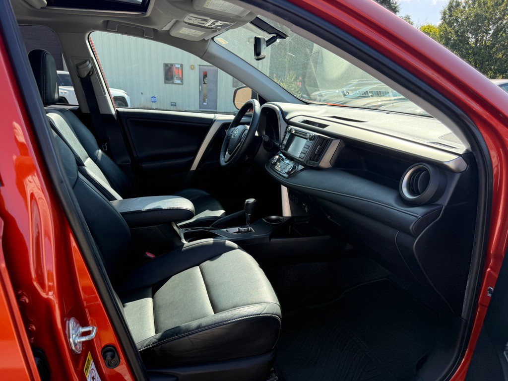 2015 Toyota Rav4 Image 16