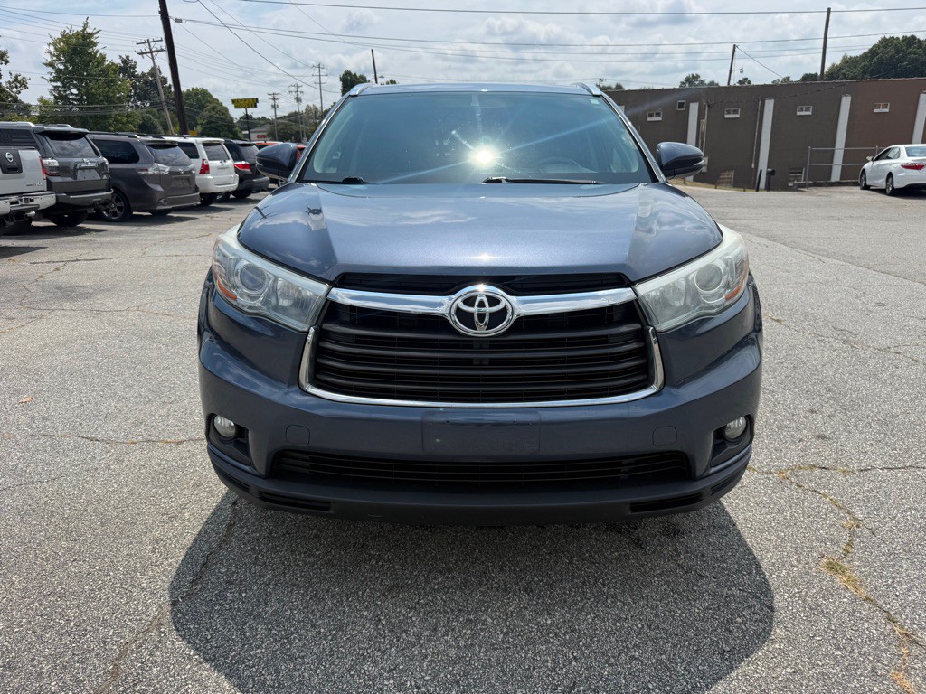 2016 Toyota Highlander Image 2