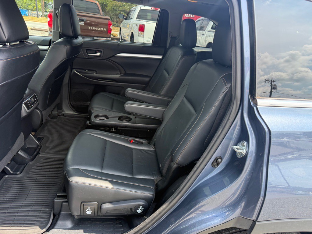 2016 Toyota Highlander Image 14