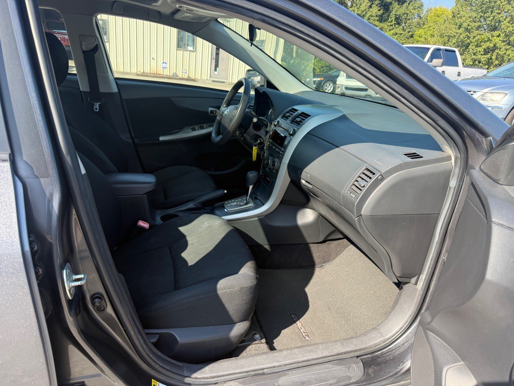 2011 Toyota Corolla Image 14