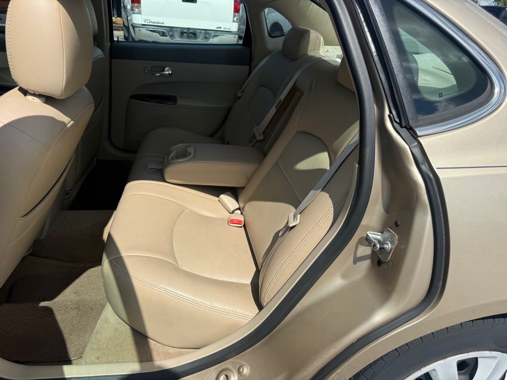 2005 Buick Lacrosse Image 11