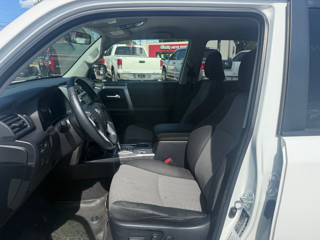 2019 Toyota 4Runner Image 9