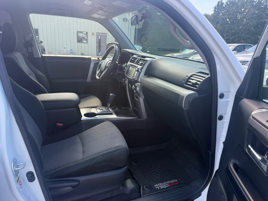 2019 Toyota 4Runner Image 15