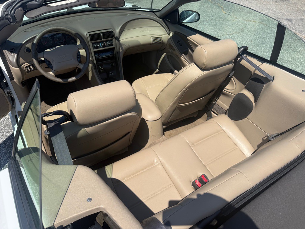2001 Ford Mustang Image 11