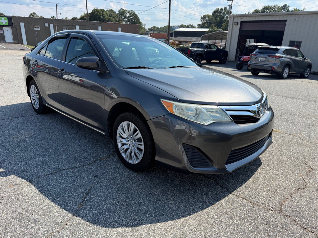 2013 Toyota Camry Image 3