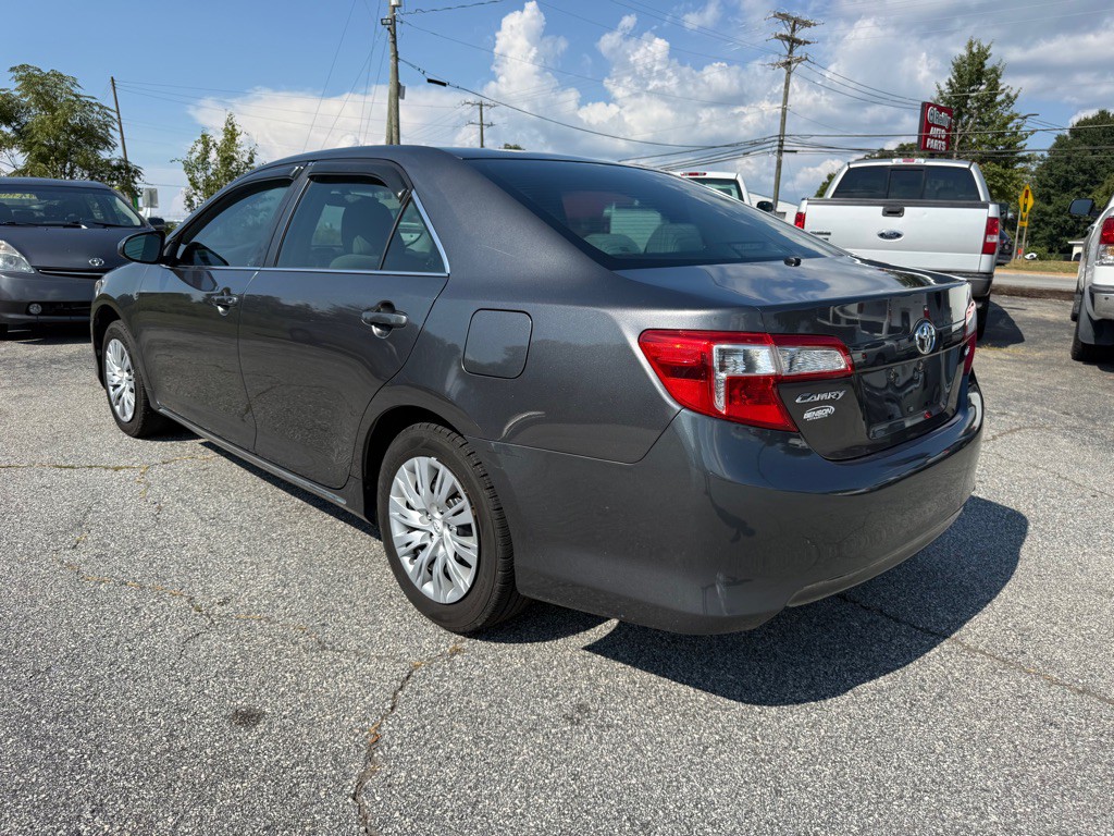 2013 Toyota Camry Image 5