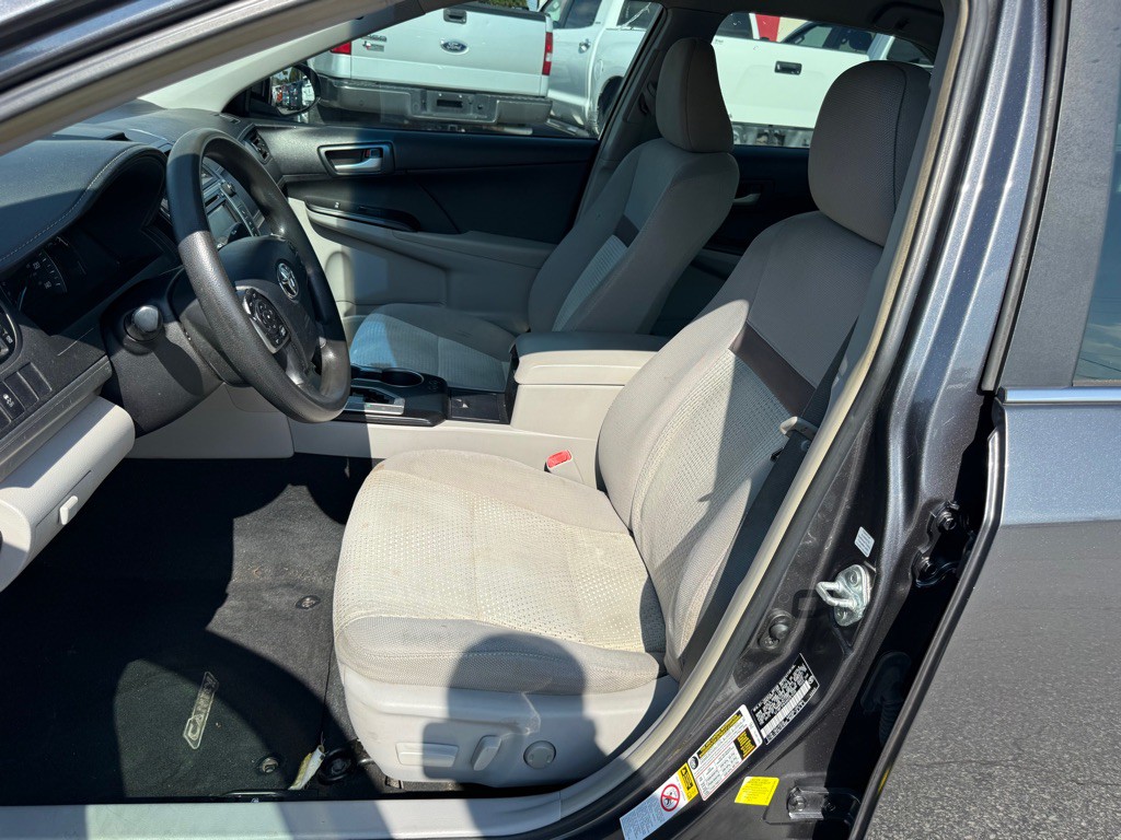 2013 Toyota Camry Image 9