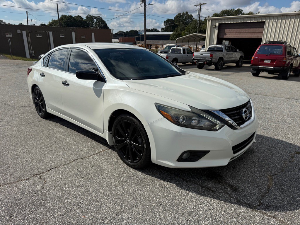 2017 Nissan Altima Image 3
