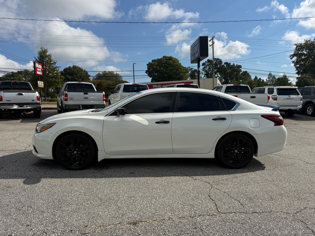 2017 Nissan Altima Image 4