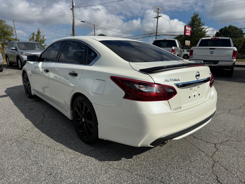2017 Nissan Altima Image 5